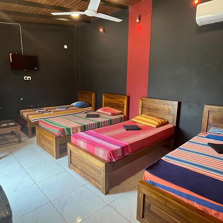 Royal Crown Residency Hotel Talawatugoda Bagian luar foto
