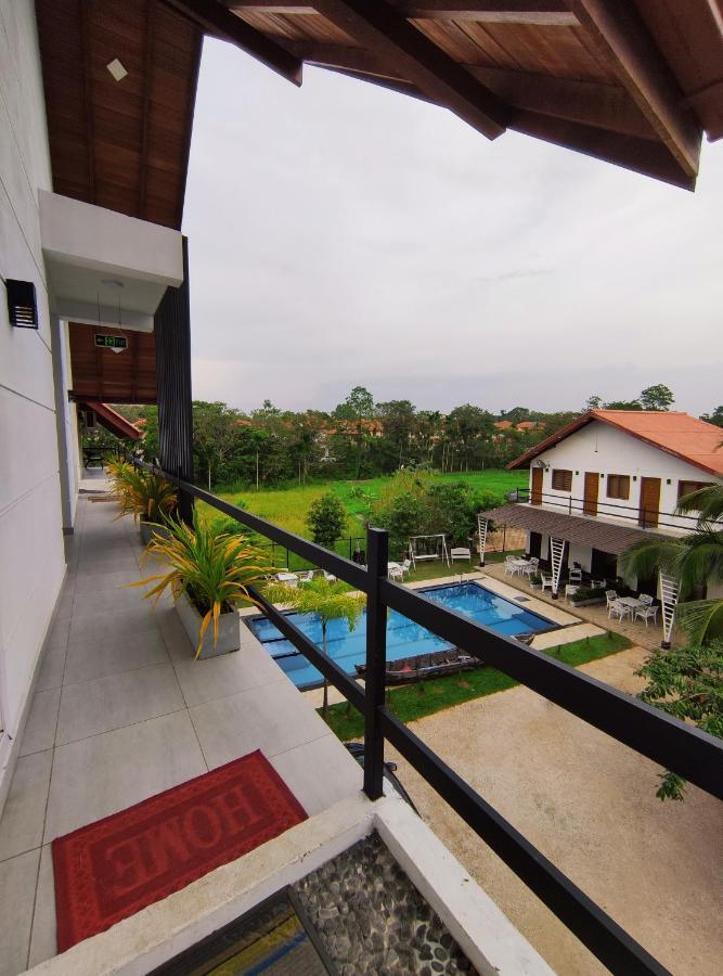 Royal Crown Residency Hotel Talawatugoda Bagian luar foto