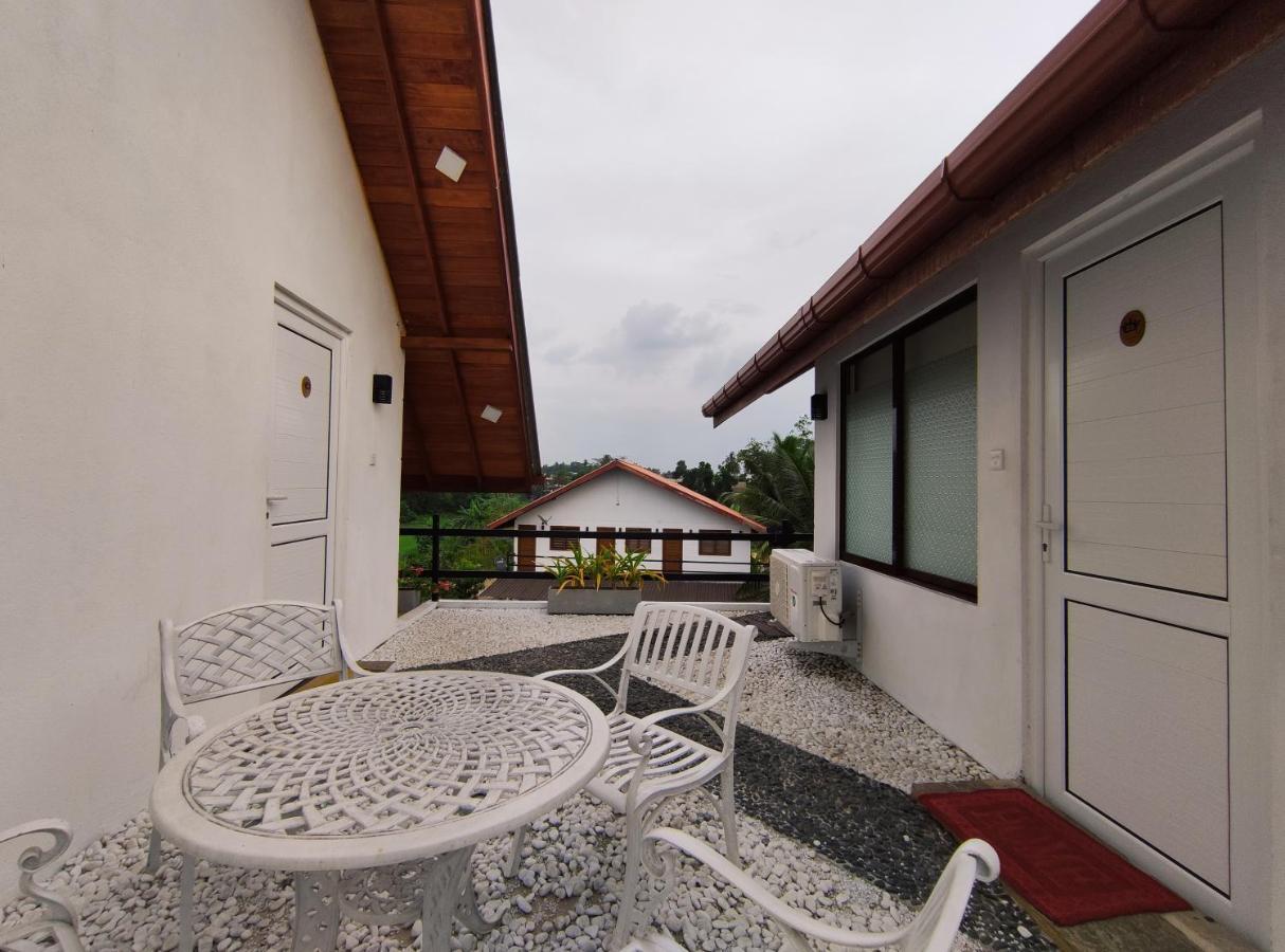 Royal Crown Residency Hotel Talawatugoda Bagian luar foto